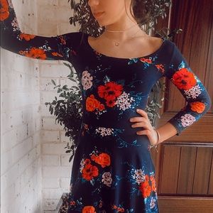 Flattering Macy’s juniors floral print dress🦋